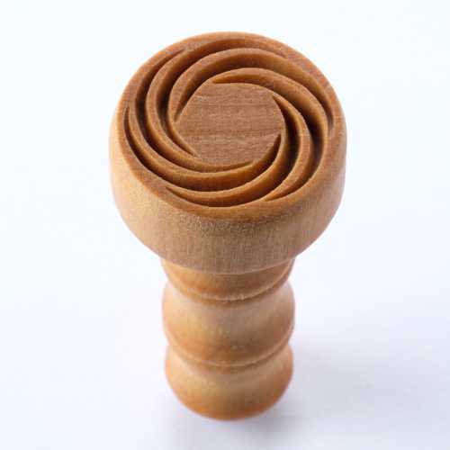 MKM Sprial Wreath 2.5cm wood stamp